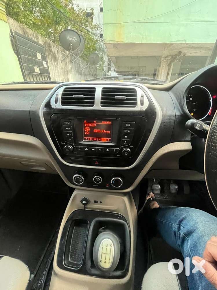 Mahindra Tuv 300 2017