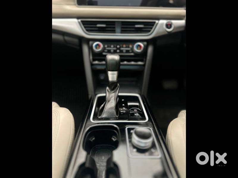 Mahindra Xuv700 2.2 Ax 7 Diesel At Luxury Pack Str, 2024, Diesel