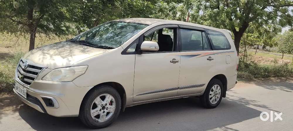 Toyota Innova 2.5v Top End 2009 Well Maintained