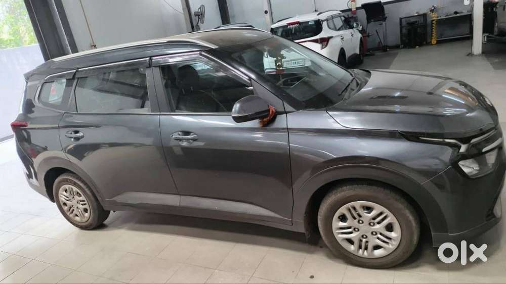 Kia Carens 2024 Petrol 30000 Km Driven
