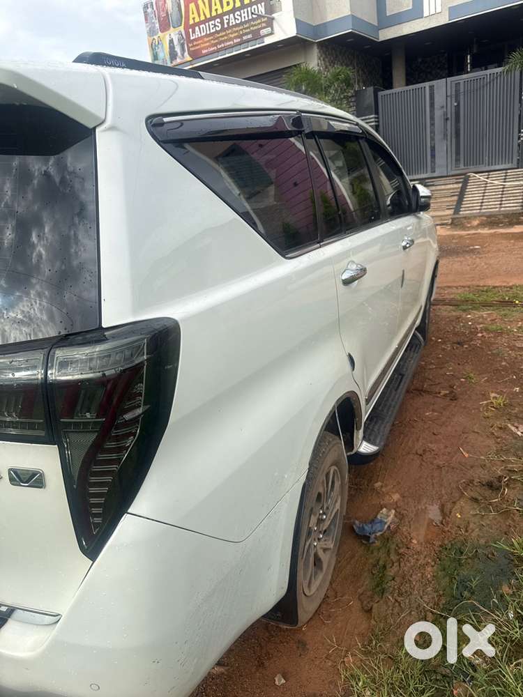 Toyota Innova Crysta 2021 Variant