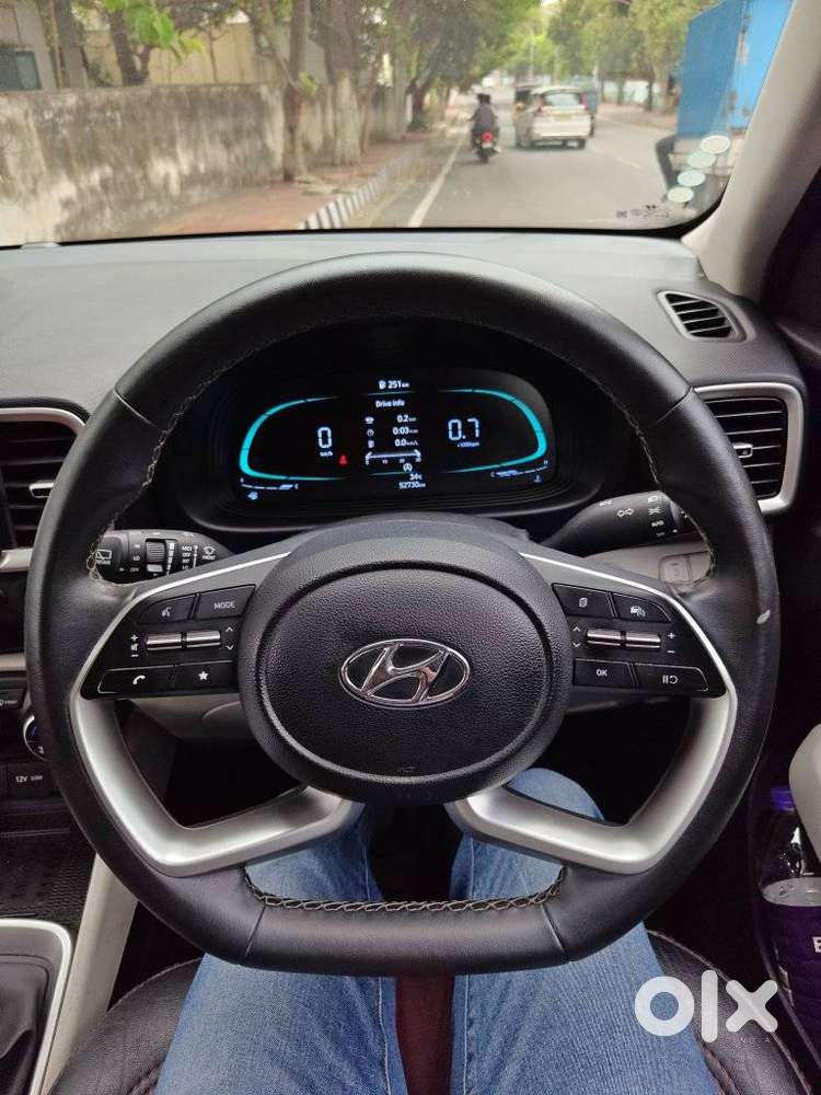 Hyundai Venue Sx (o) Mt 1.5 Diesel, 2023, Diesel