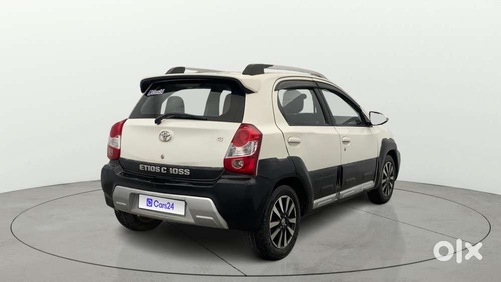 Toyota Etios Cross 1.2 G, 2015, Petrol