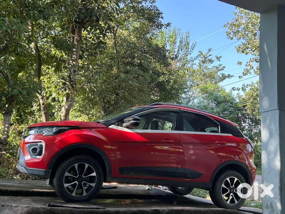 Tata Nexon 2020 Petrol Automatic Dual Tone Sunroof