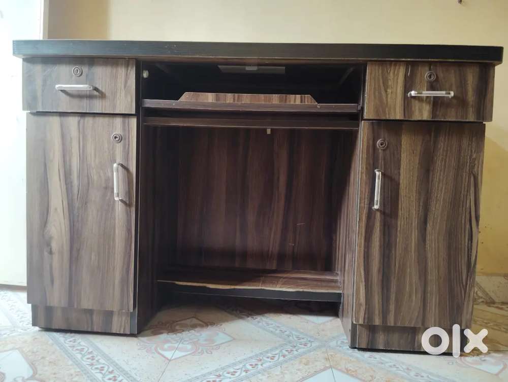 Computer/Study Table for Sale – Good Condition - Other Household Items ...
