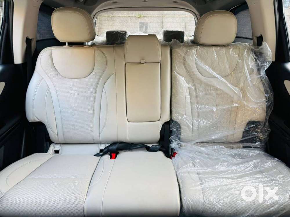 Mahindra Xuv700 2.2 Ax 7 Diesel At Luxury Pack Str, 2025, Diesel