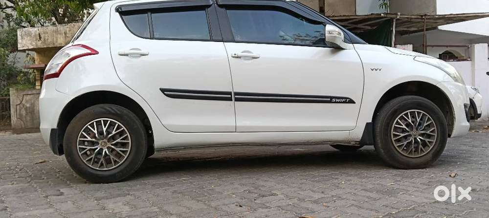 Maruti Suzuki Swift Vxi + Manual, 2014, Petrol