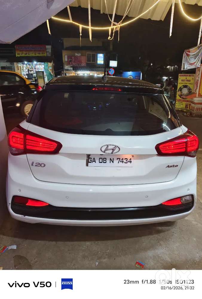 Hyundai Elite I20 Asta Top Model White Year 2018, Showroom Condition.