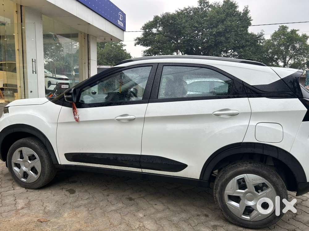 Tata Nexon Petrol 2000