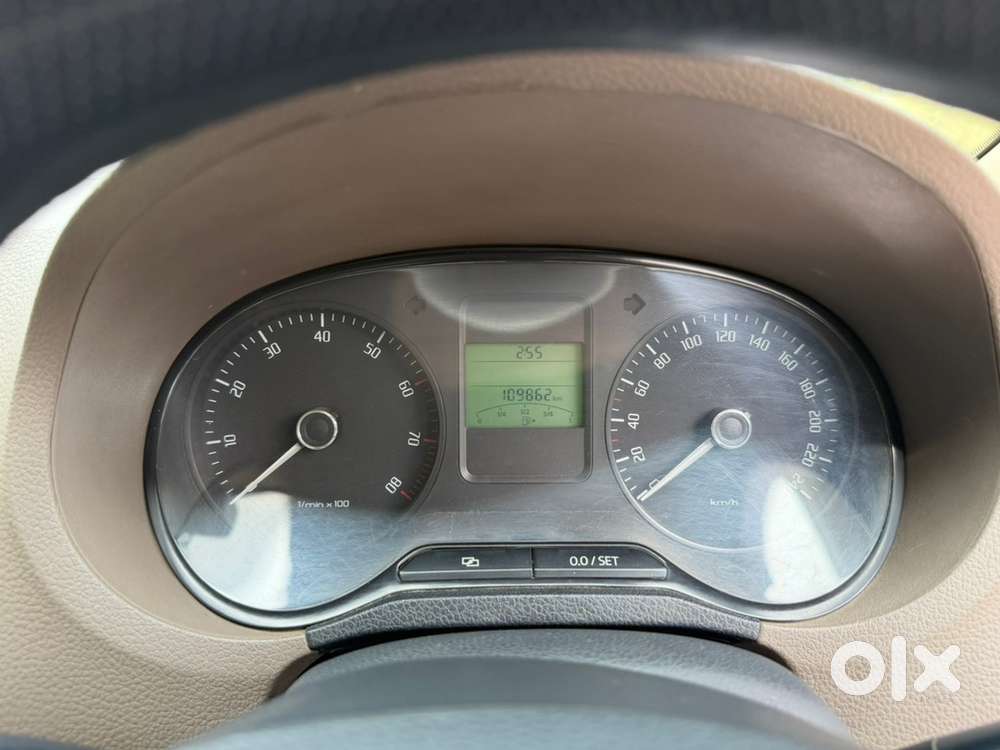 Skoda Rapid Elegance 2014