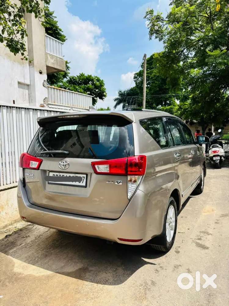Toyota Innova Crysta 2017 Diesel 128000 Km Driven