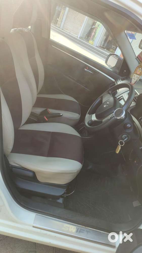 Maruti Suzuki Swift Vxi + Manual, 2012, Petrol