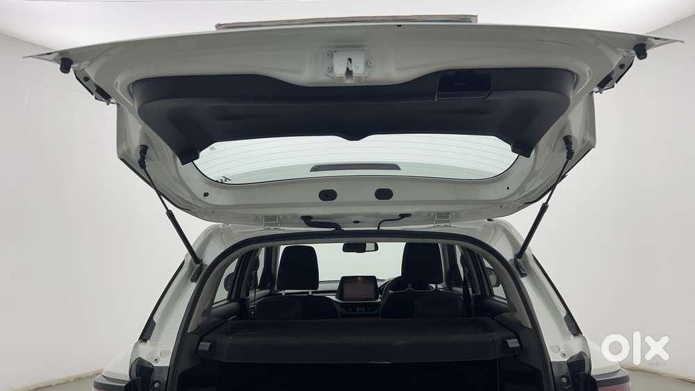 Maruti Suzuki Vitara Brezza 1.5 Zxi, 2024, Petrol