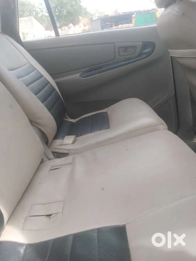 Toyota Innova Diesel 2011