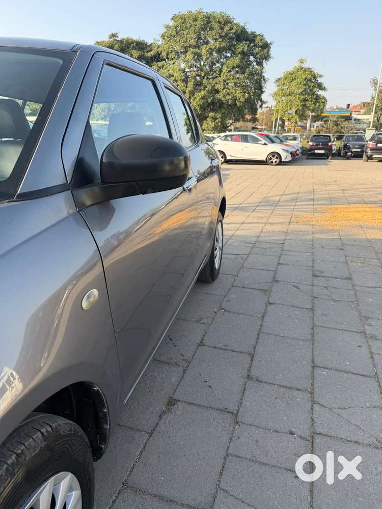 Maruti Suzuki Swift Lxi Option, 2015, Petrol