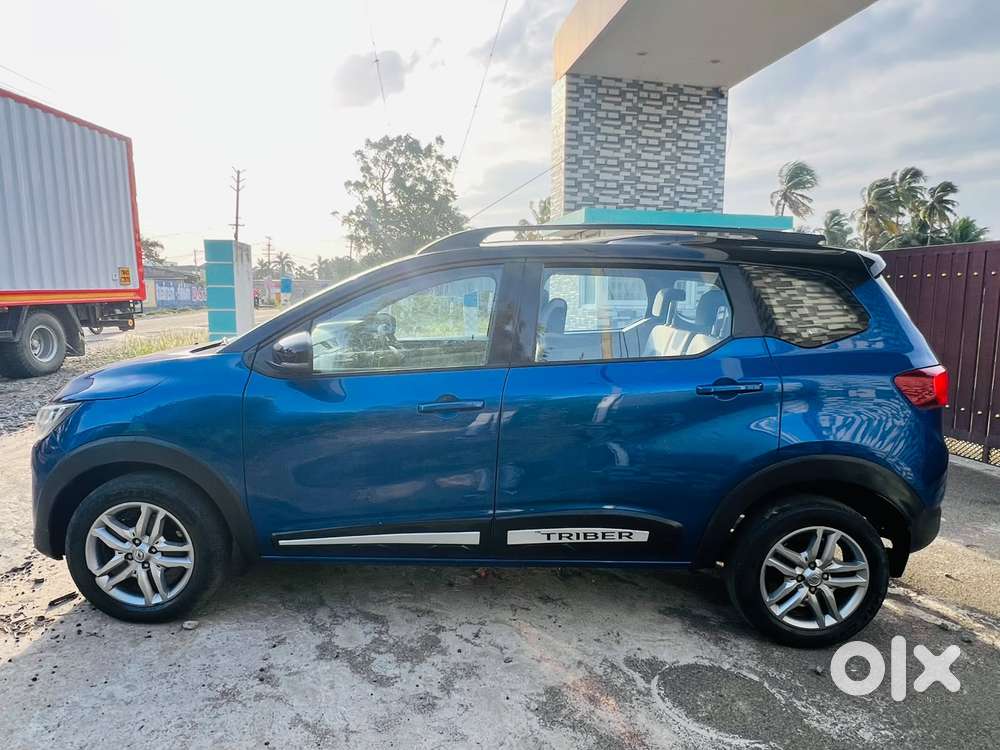 Renault Triber Rxz, 2022, Petrol