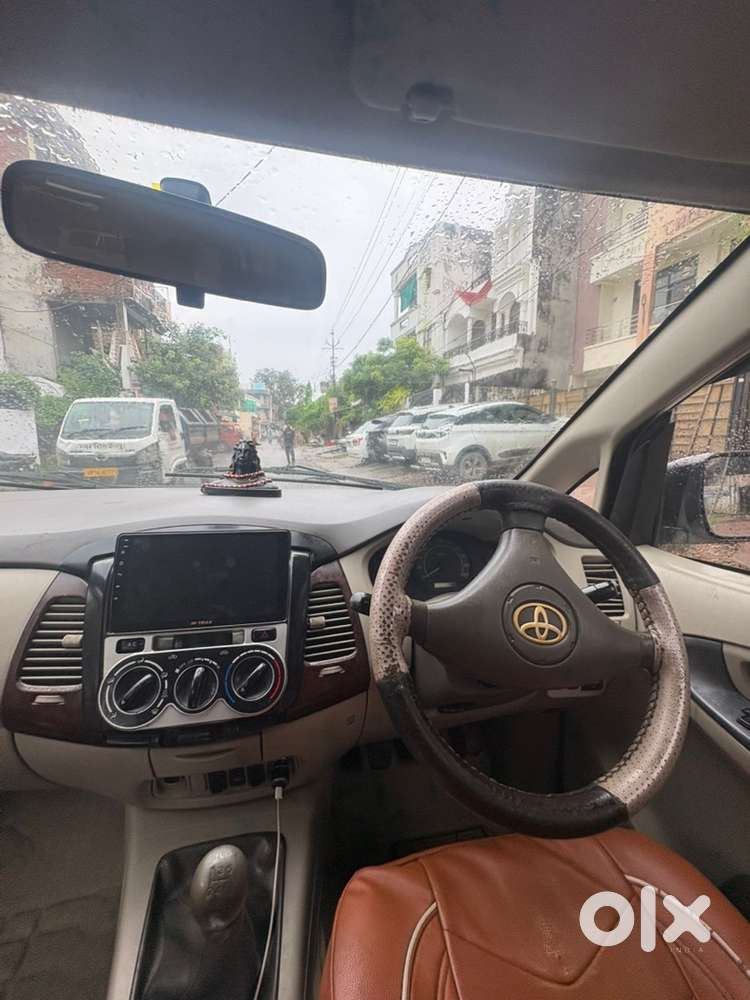 Toyota Innova 2012 Diesel 250000 Km Driven
