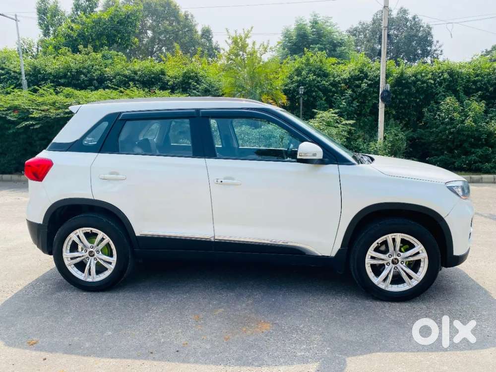 Maruti Suzuki Vitara Brezza 1.5 Zxi At, 2022, Petrol