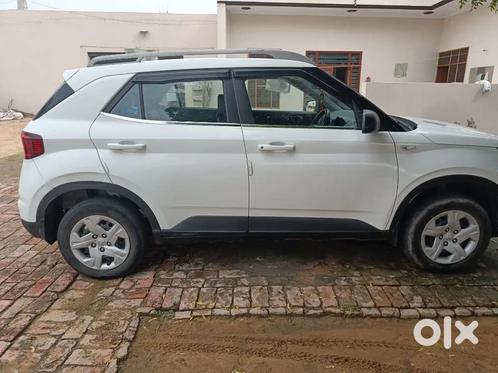 Hyundai Venue 2020 Manual Petrol Car