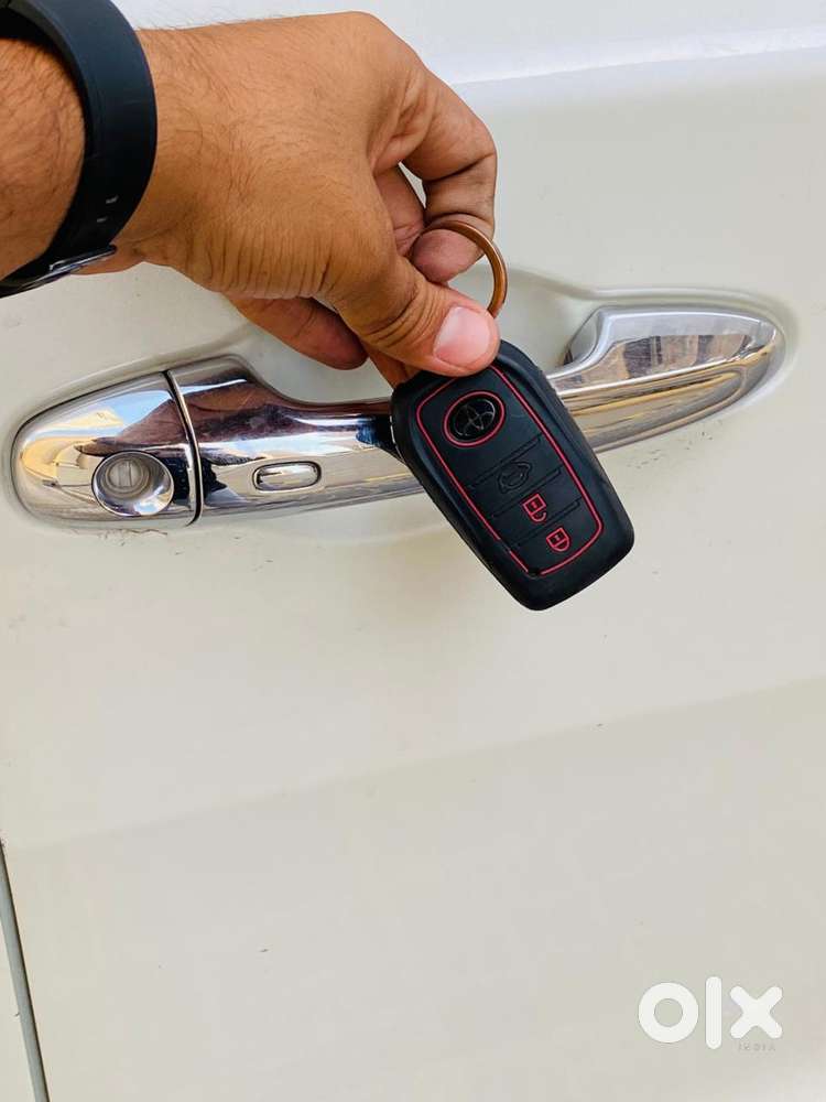 Toyota Innova Crysta 2.8z Automatic, 2016, Diesel