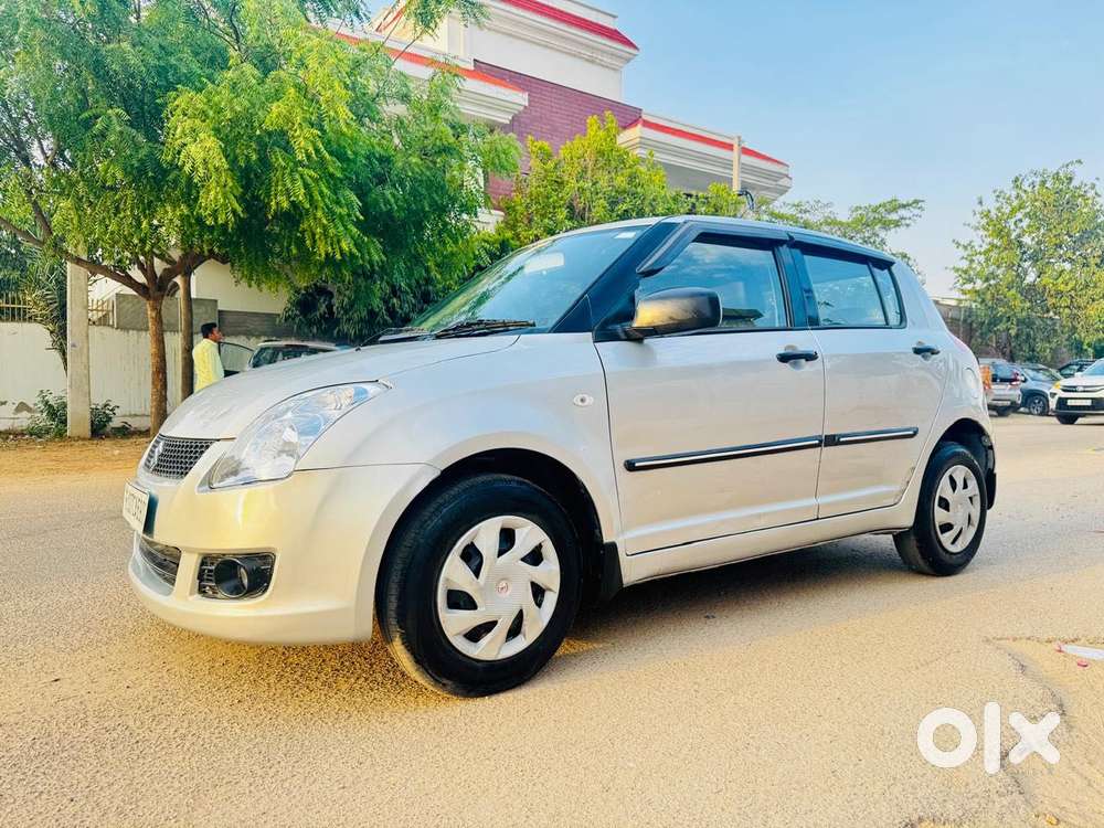 Maruti Suzuki Swift Vvt Zxi, 2010, Petrol