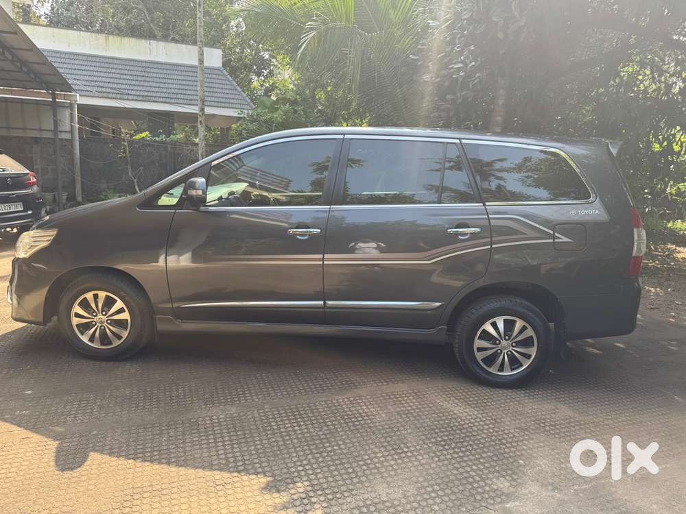 Toyota Innova 2.5 Z Diesel 2015