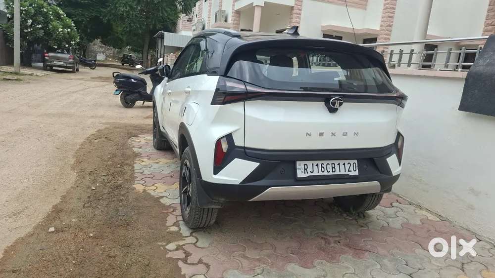 Tata Nexon Fearless Purple 2025