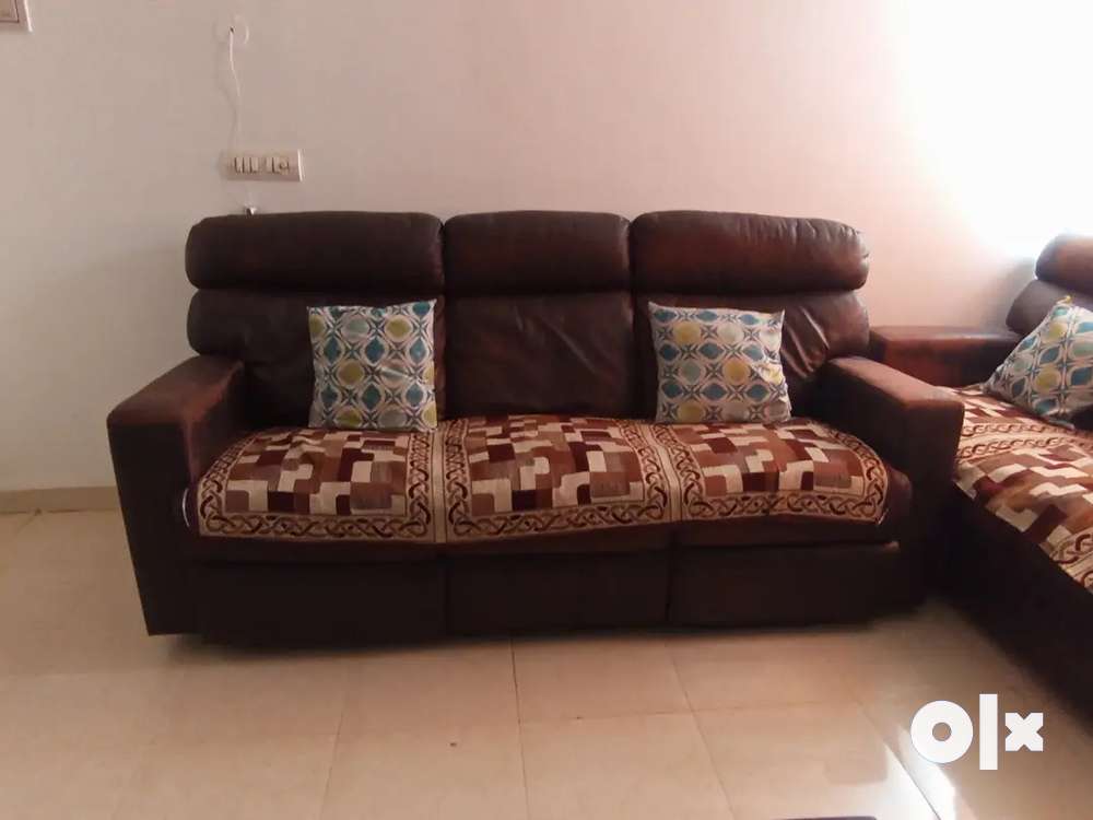 Olx recliner deals sofa