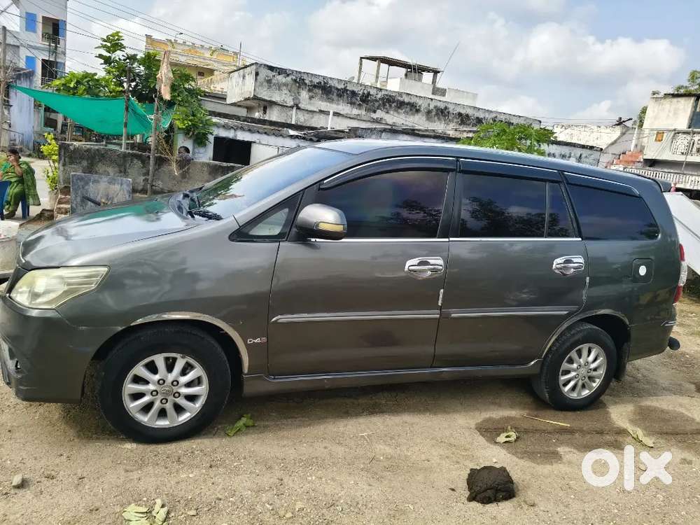 Toyota Innova 2012 Diesel 270000 Km Driven