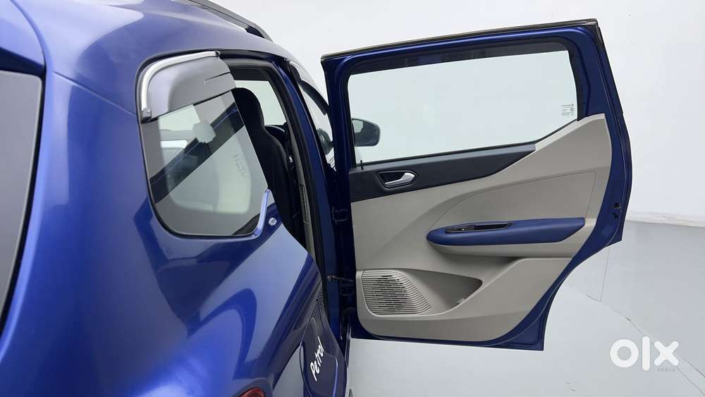 Renault Triber Rxz, 2021, Petrol