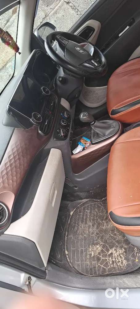 Company Attached Vehicle Yellow Board More 15 Emi Is Pending