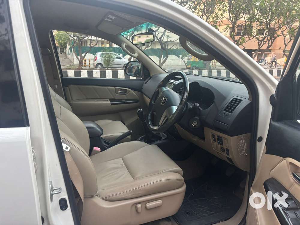 Toyota Fortuner 4x2 Manual, 2014, Diesel