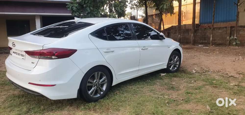 Hyundai Elantra 2017 Petrol 85000 Km Driven