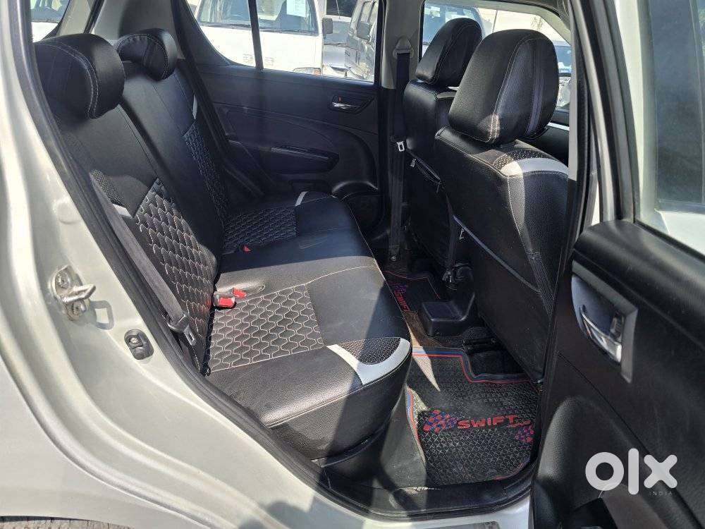 Maruti Suzuki Swift Vxi + Manual, 2017, Petrol