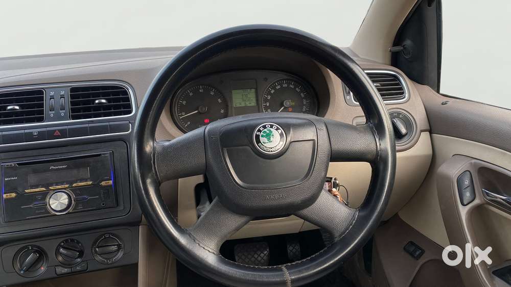 Skoda Rapid 2011-2013 1.6 Mpi At Ambition, 2013, Petrol