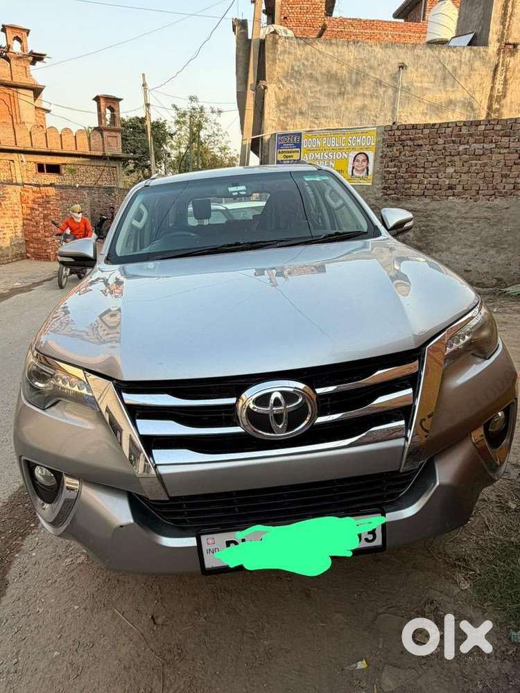 Toyota Fortuner Legender 2017 Diesel 70000 Km Driven