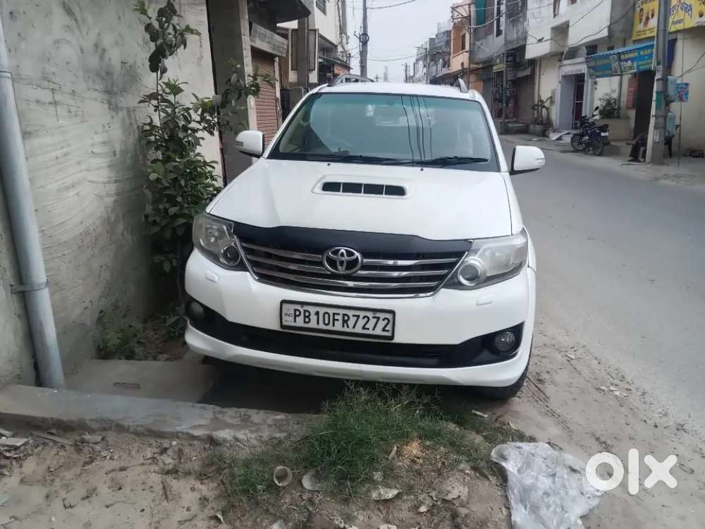 Toyota Fortuner 2012 Diesel 170000 Km Driven