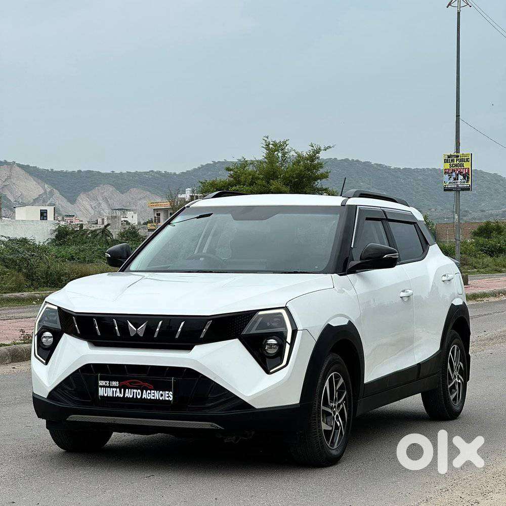 Mahindra Xuv 3xo Ax5 Pm Mt, 2025, Petrol