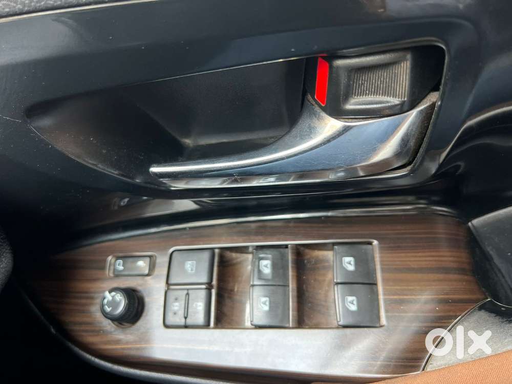 Toyota Innova Crysta 2.8z Automatic, 2017, Diesel