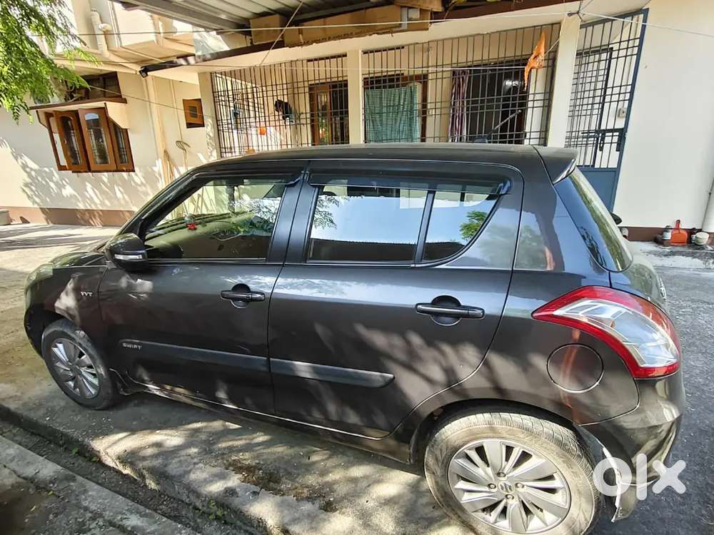 Very Good Condition Maruti Swift Zxi 1st Onwer