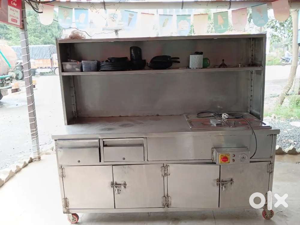 Stainless steel counter with bain marie