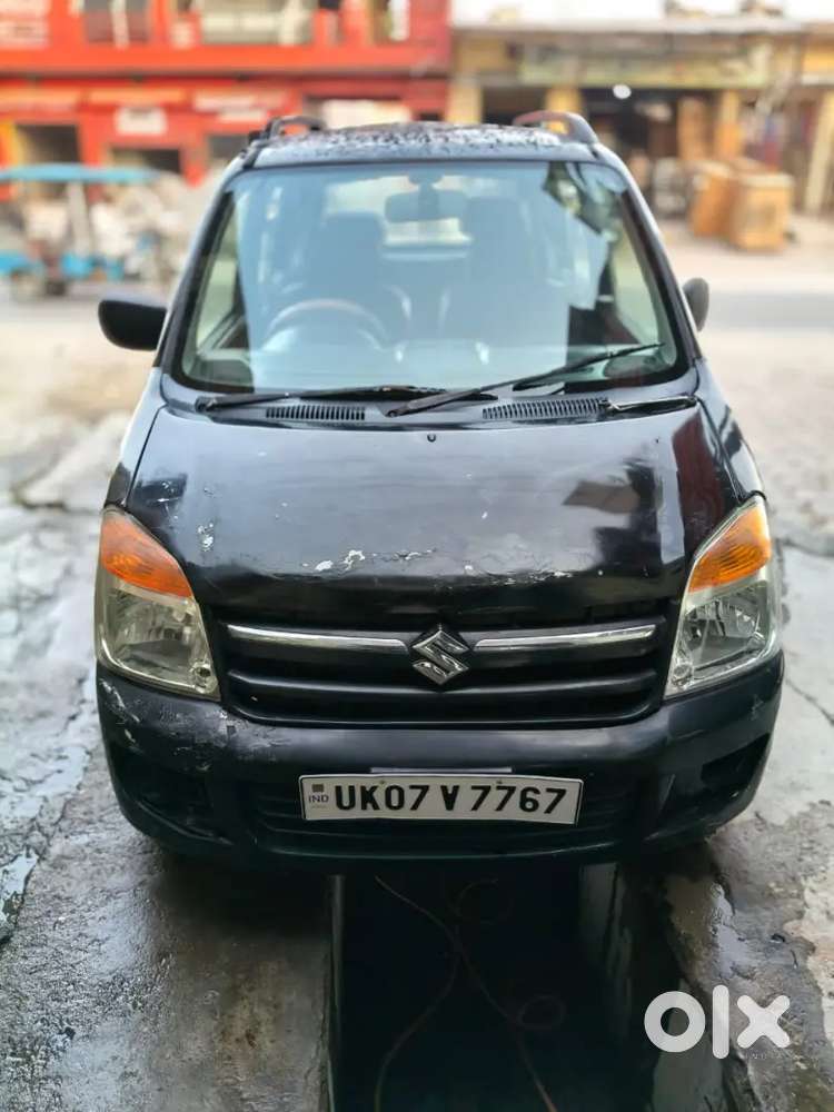 A Car Is Good Condition Paper Complete Ha Charo Tyre Bhadya Hai