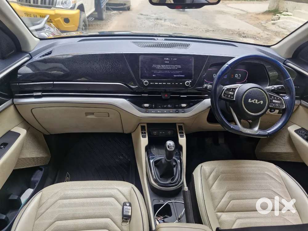 Kia Carens Luxury Plus 7str 2023