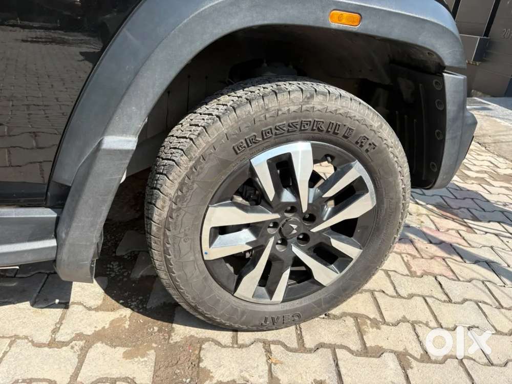 Mahindra Thar Roxx, 2025, Petrol