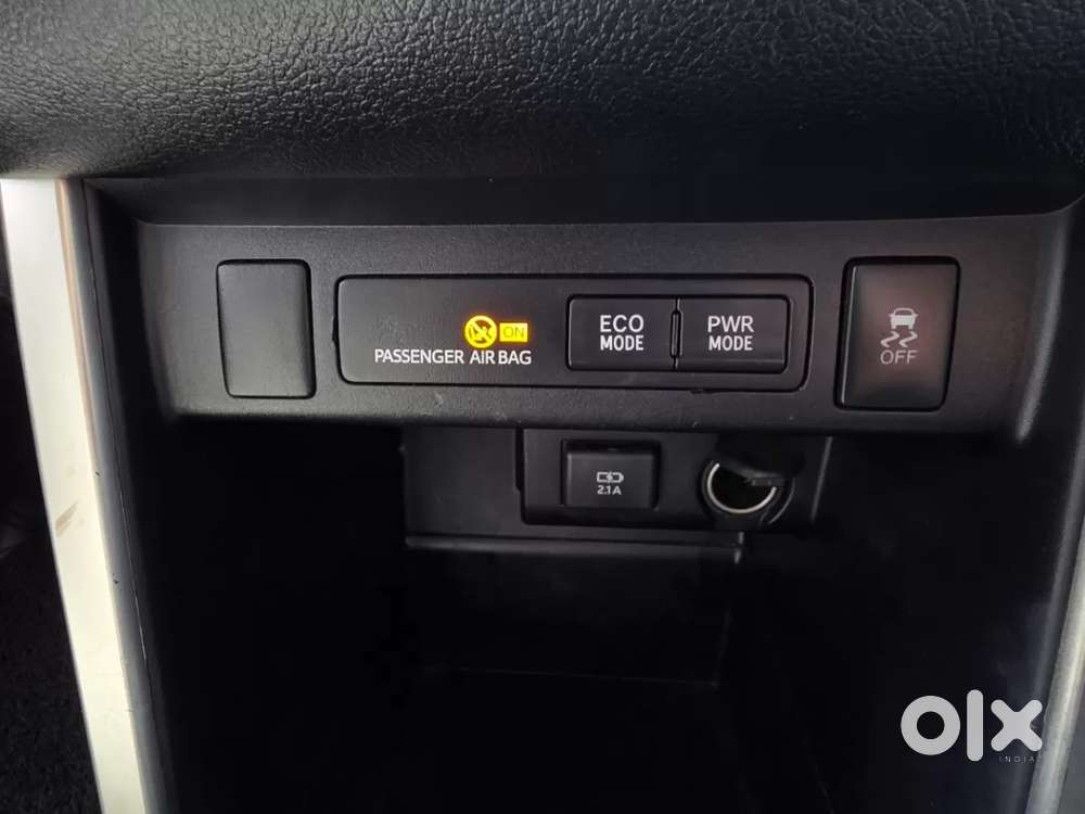 Toyota Innova Crysta [2020-ongoing] 2.4 Vx 8 Str, 2021, Diesel