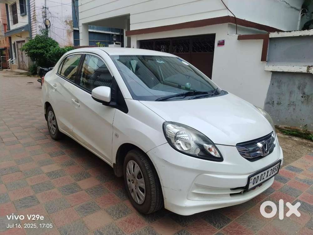 Honda Amaze 2016 Petrol Well Maintained