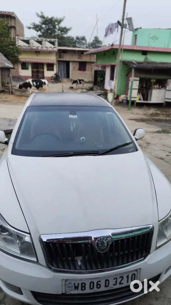 Skoda Laura Active Tsi 2011