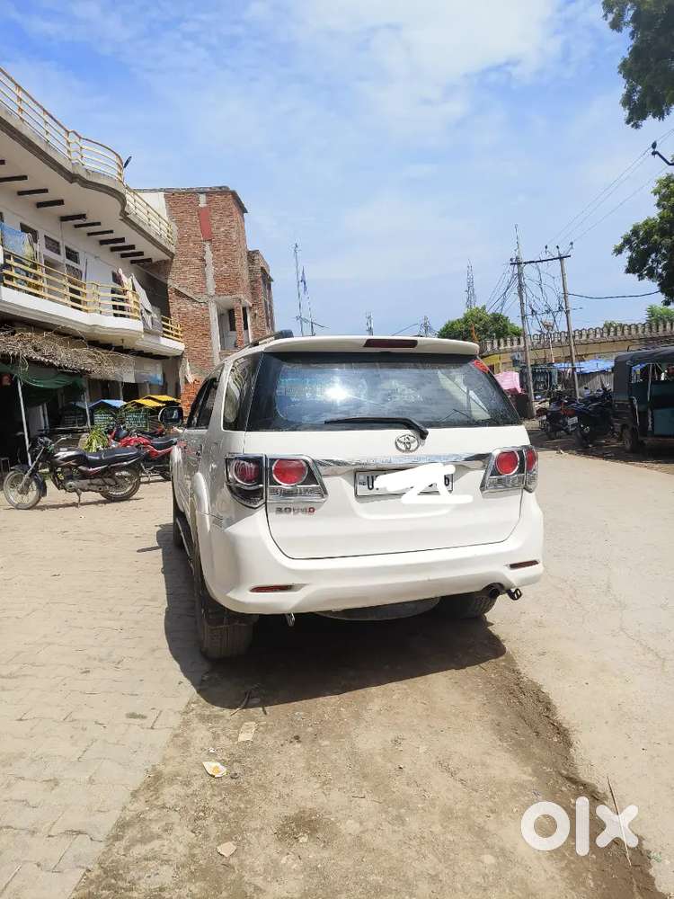 Toyota Fortuner 2015 Diesel 125000 Km Driven