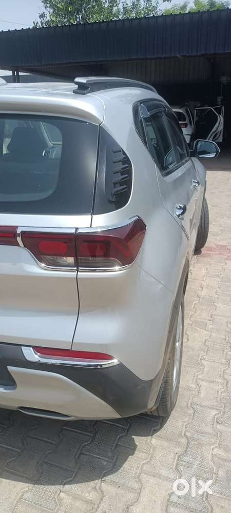 Kia Sonet Petrol 2023