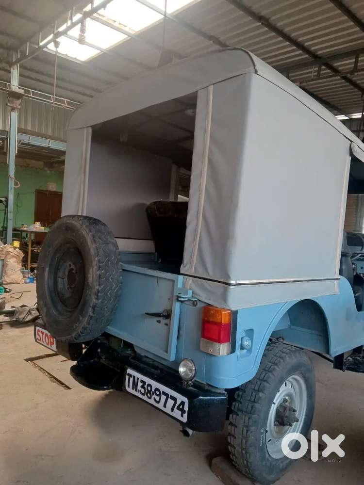 Mahindra Commander 1995